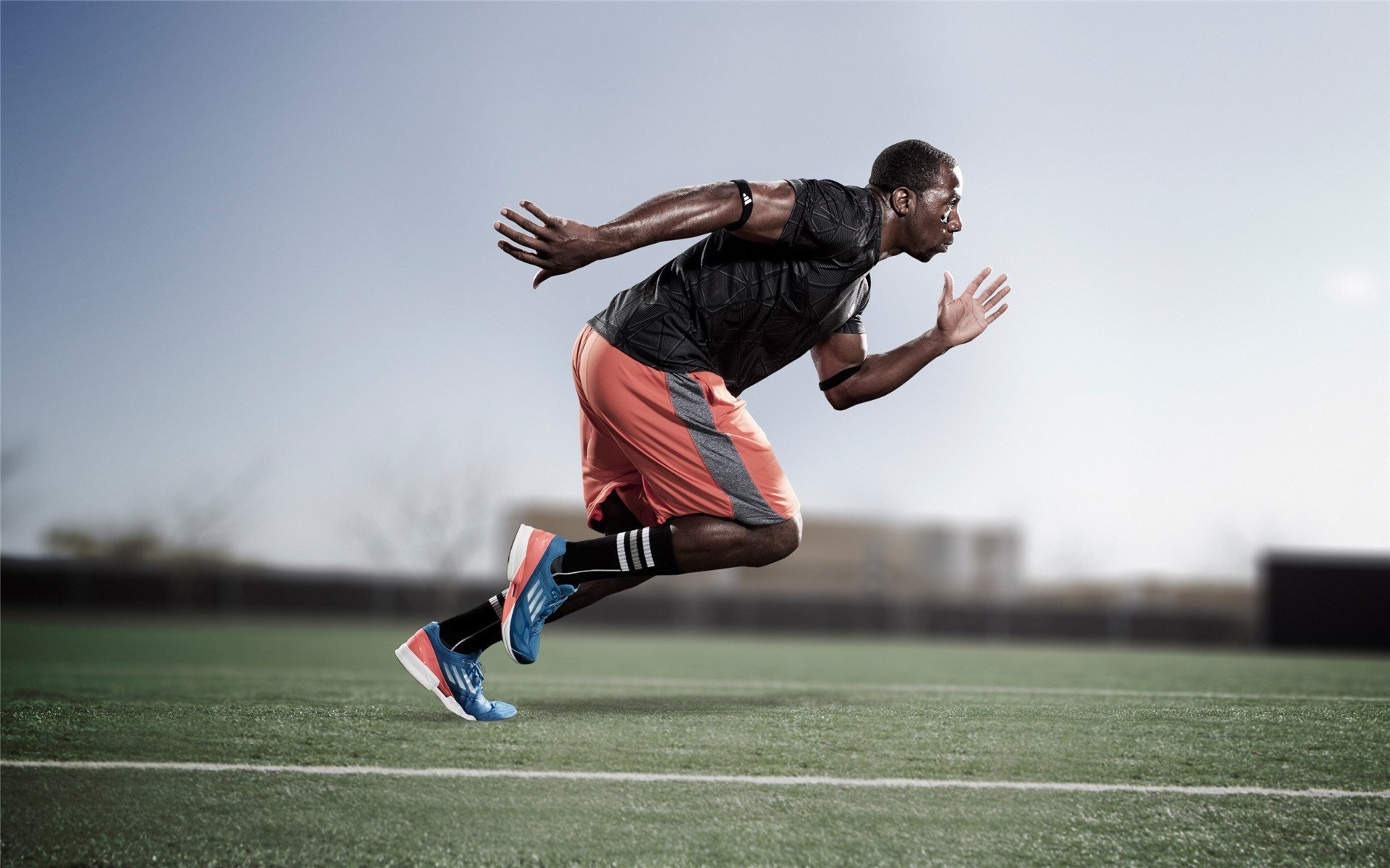 巴萨主场2-0战胜格拉纳达，继续领跑西甲积分榜